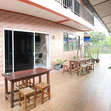 Apartamento Sirikul Mansion Nai Yang Beach Exterior foto