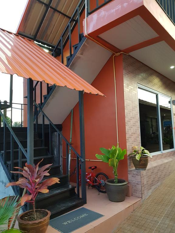 Apartamento Sirikul Mansion Nai Yang Beach Exterior foto